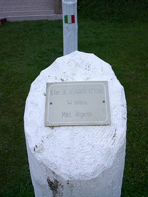 La tomba di Lamberto De Bernardi in Val Magnaboschi