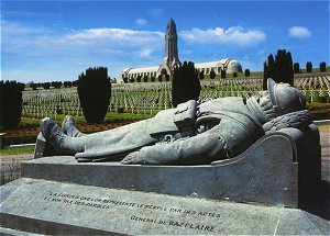 L'ossario di Douamont che ospita piu' di 150.000 caduti