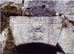 Il ponte di Granezza, prima  del furto dello stemma del Genio Zappatori