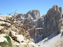 Resti di filo spinato sul Piccolo Lagazuoi