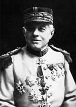 Il colonnello francese Estienne