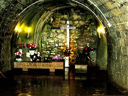 L'altare che commemora i caduti tedeschi, all'interno di Fort Douamont