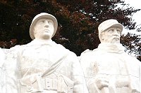 Il "Muro" di soldati, all'ingresso di Verdun